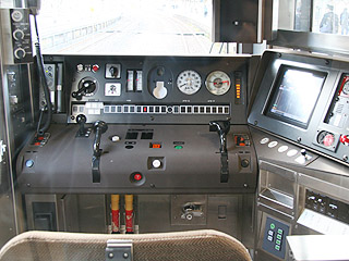 521系クハ520の運転台